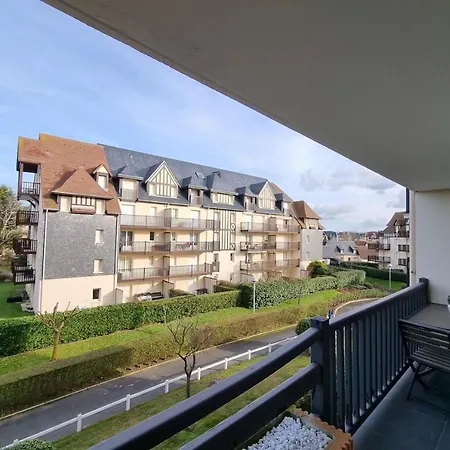 Well Equipped Near Apartment Cabourg